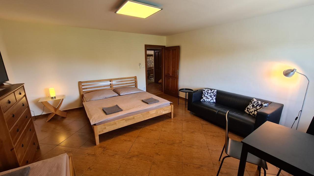 Apartmany Turold Микулов Екстериор снимка