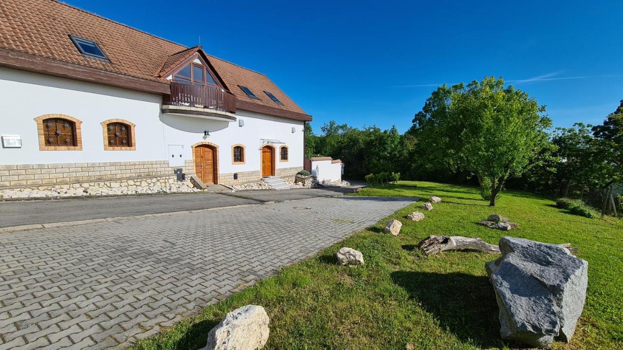Apartmany Turold Микулов Екстериор снимка
