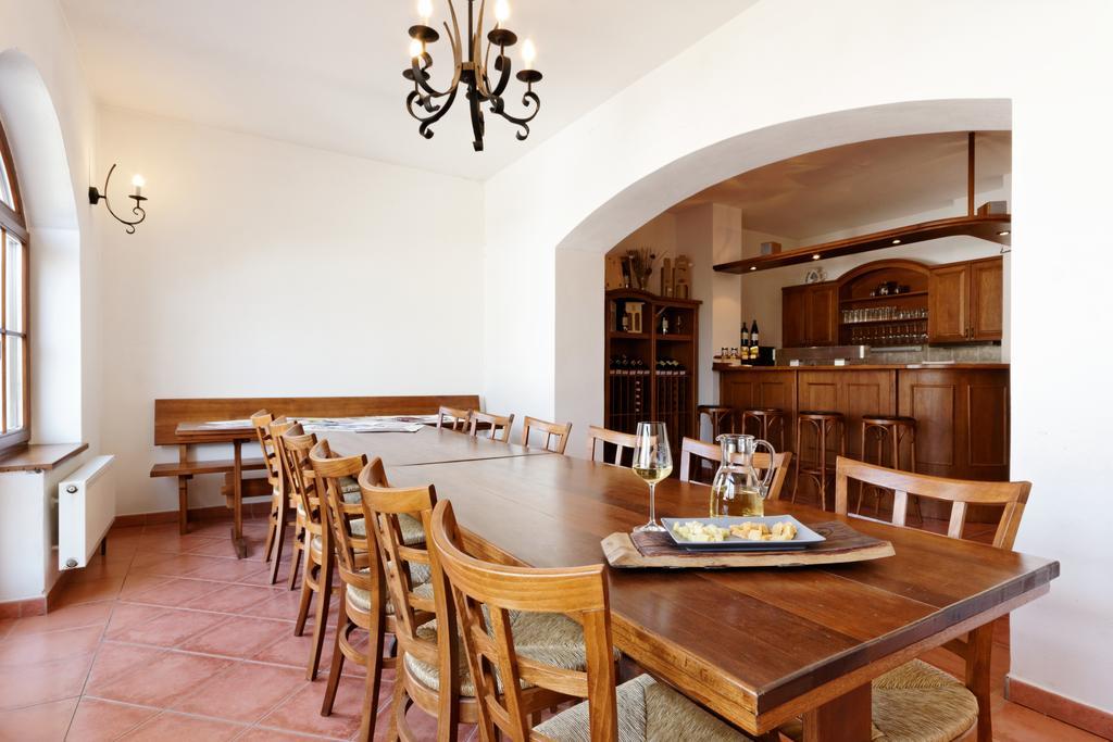 Apartmany Turold Микулов Екстериор снимка